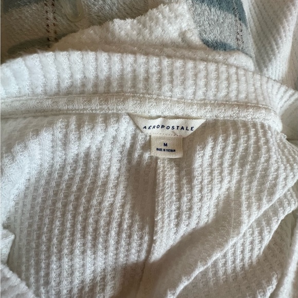 Aeropostale Women’s White Waffle Knit 3/4 Sleeve Soft Sweater - Picture 3 of 4